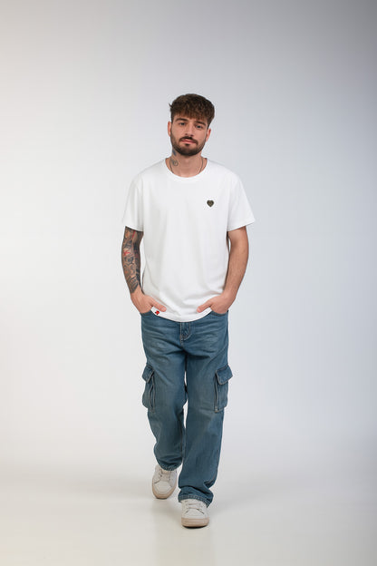 Plain Basic White: Black Heart