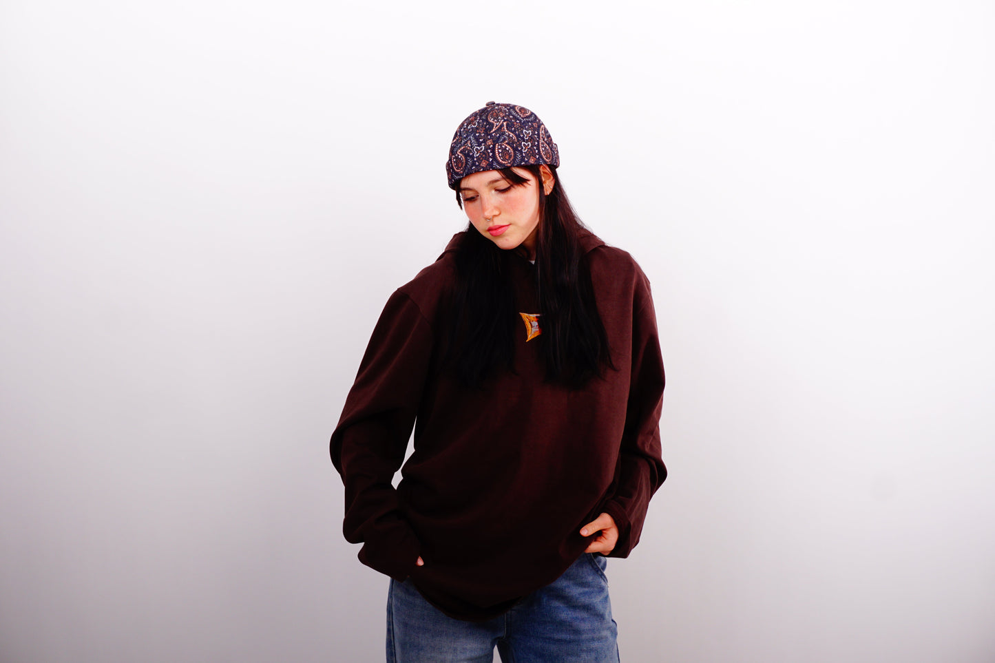 Polera con Capucha Warhol · Blooming WAV Clouds